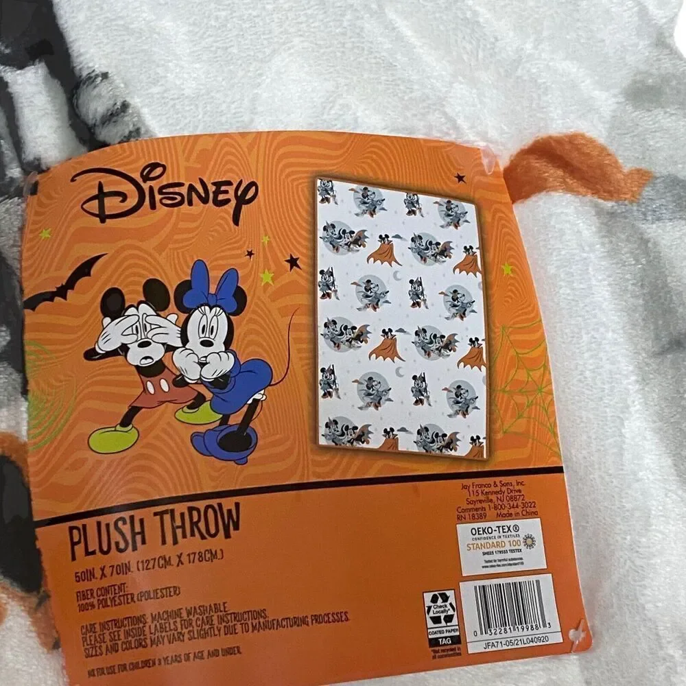 DISNEY Blanket Vampire Mickey & Witch Minnie Halloween Plush Throw 50 x 70 Treat